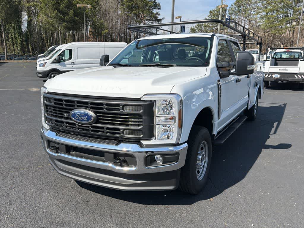 Thumbnail: 2025 Ford F-350 - 31