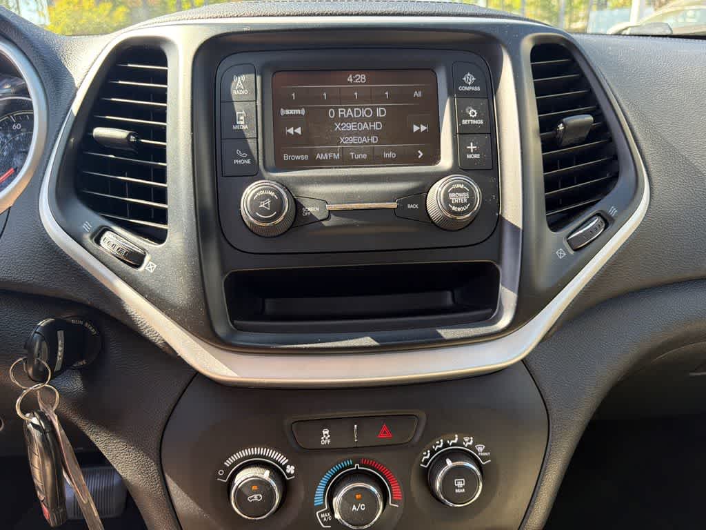 Thumbnail: 2015 Jeep Cherokee - 25