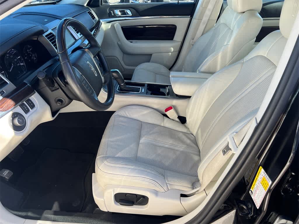 Thumbnail: 2010 Lincoln MKS - 10