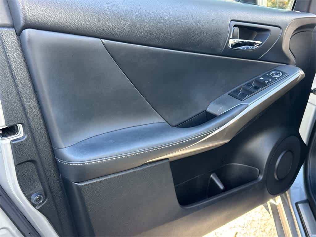 Thumbnail: 2015 Lexus IS - 8