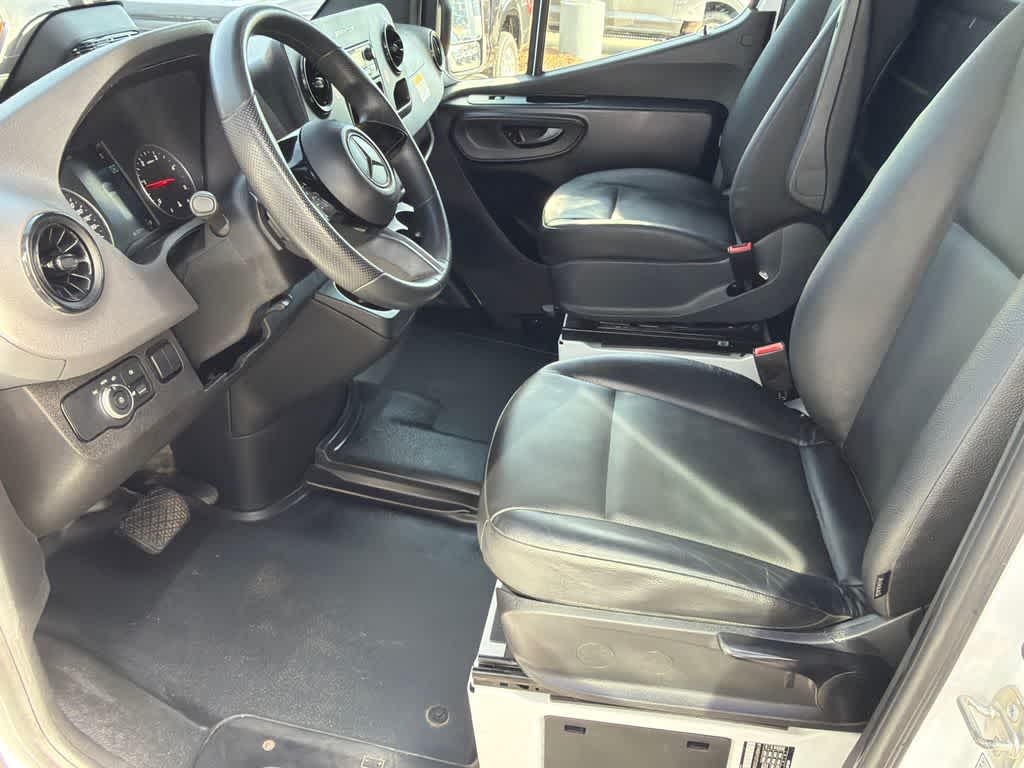 Thumbnail: 2025 Mercedes-Benz Sprinter - 10