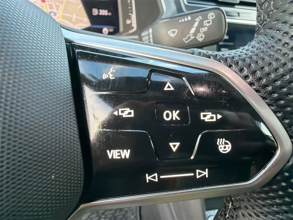 Thumbnail: 2022 Volkswagen Tiguan - 24