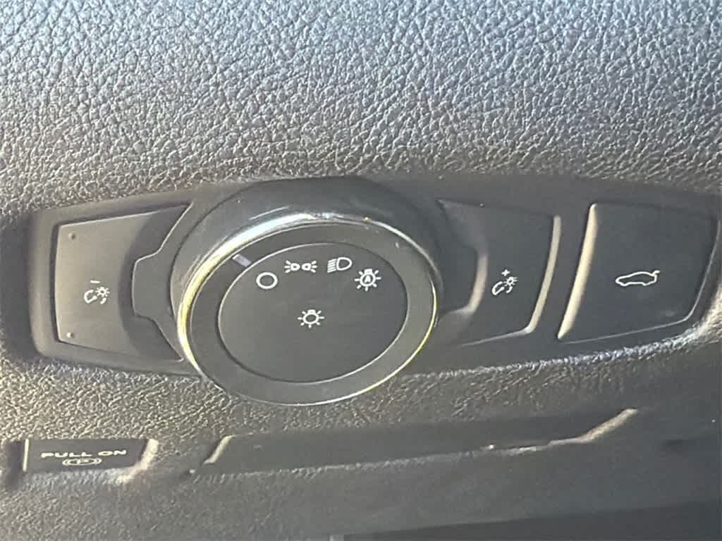 Thumbnail: 2017 Lincoln Continental - 34