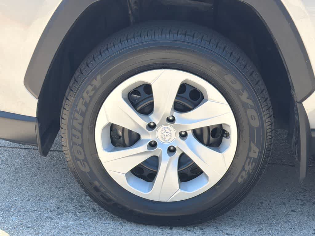 Thumbnail: 2024 Toyota RAV4 - 9