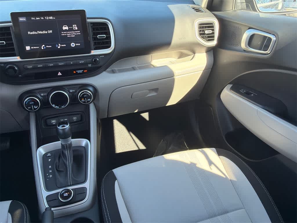 Thumbnail: 2023 Hyundai Venue - 20