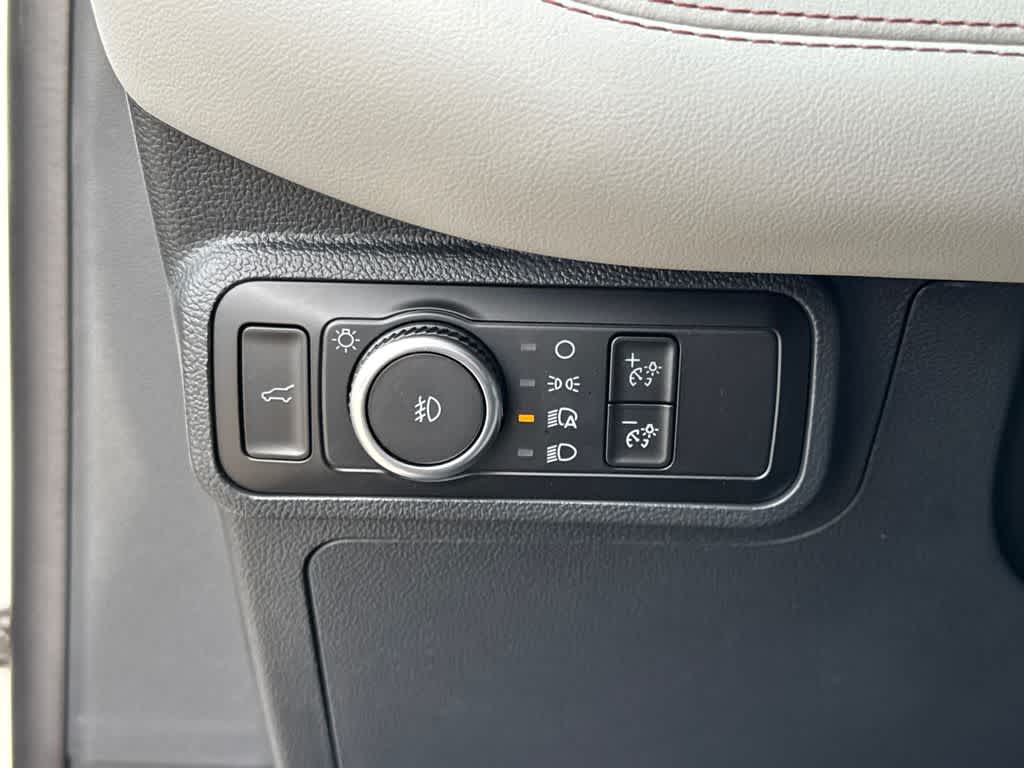 Thumbnail: 2026 Ford Explorer - 34