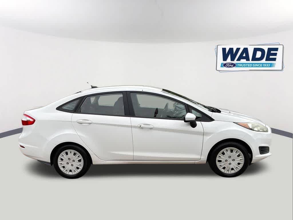Thumbnail: 2015 Ford Fiesta - 4
