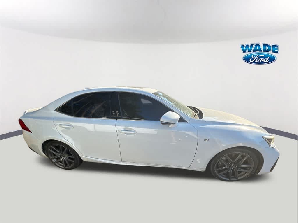 Thumbnail: 2017 Lexus IS - 4