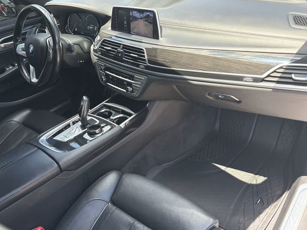 Thumbnail: 2019 BMW 7 Series - 13