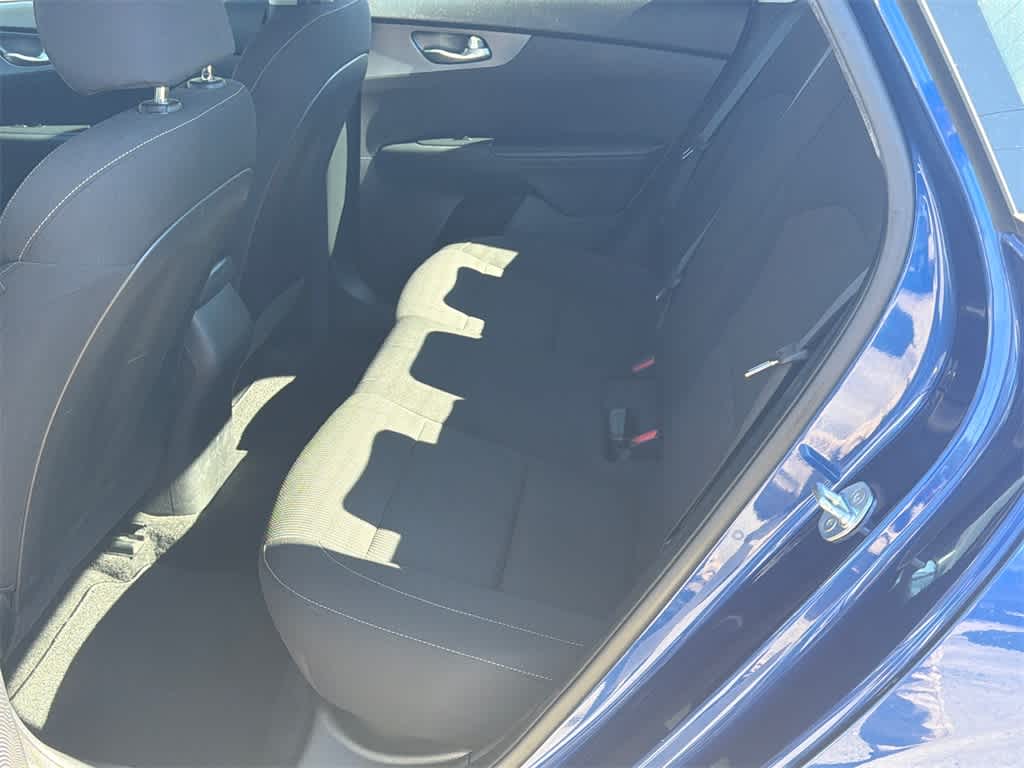 Thumbnail: 2021 Kia Forte - 17