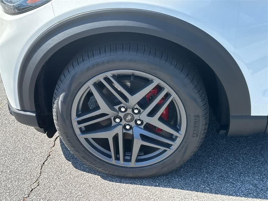 Thumbnail: 2025 Ford Explorer - 9