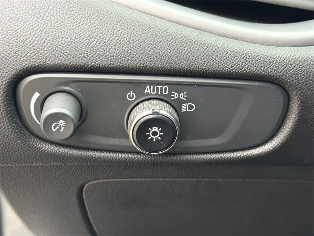 Thumbnail: 2023 Chevrolet Malibu - 30