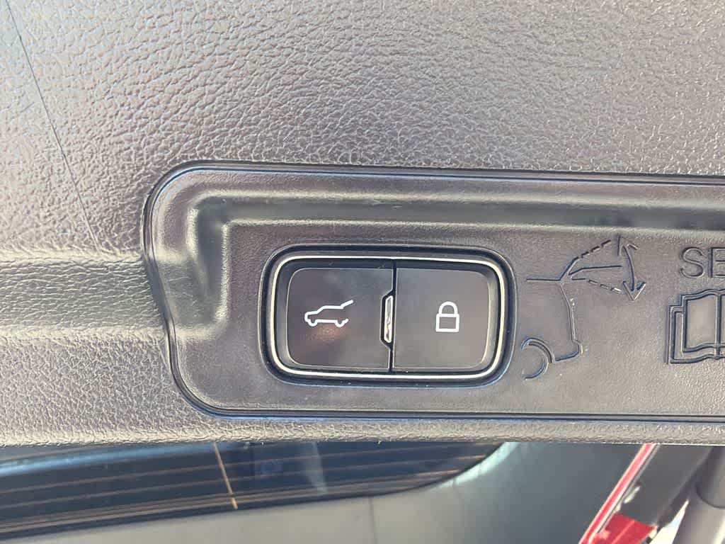 Thumbnail: 2022 Ford Explorer - 17