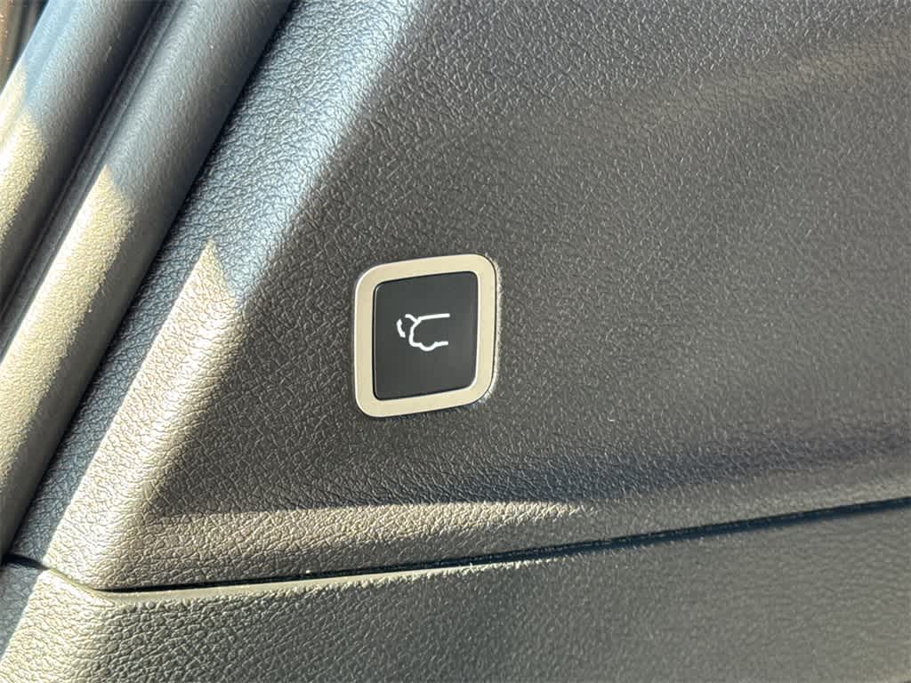 Thumbnail: 2022 Chrysler Pacifica - 16