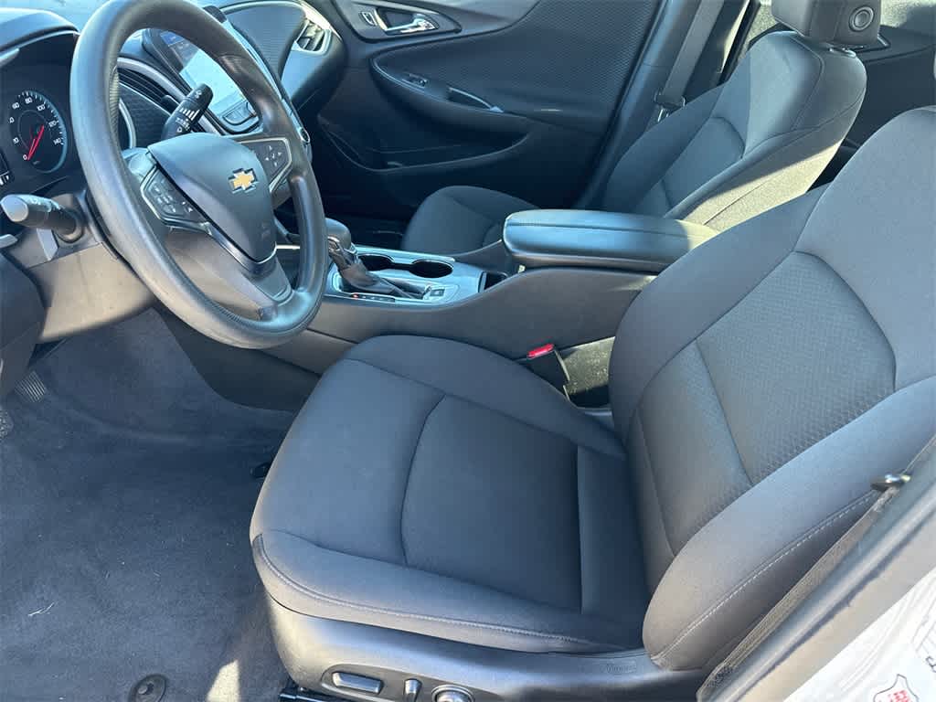 Thumbnail: 2023 Chevrolet Malibu - 10