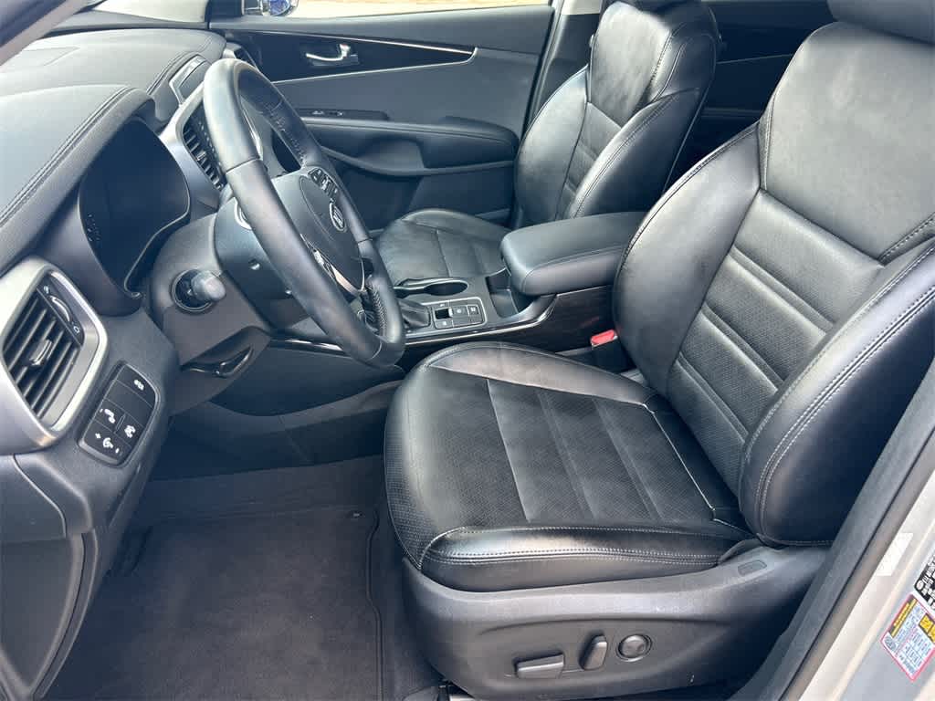 Thumbnail: 2019 Kia Sorento - 10