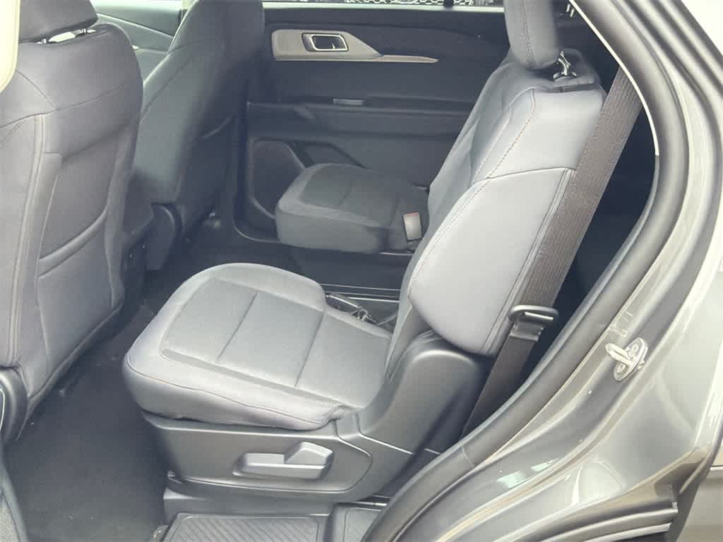 Thumbnail: 2026 Ford Explorer - 18