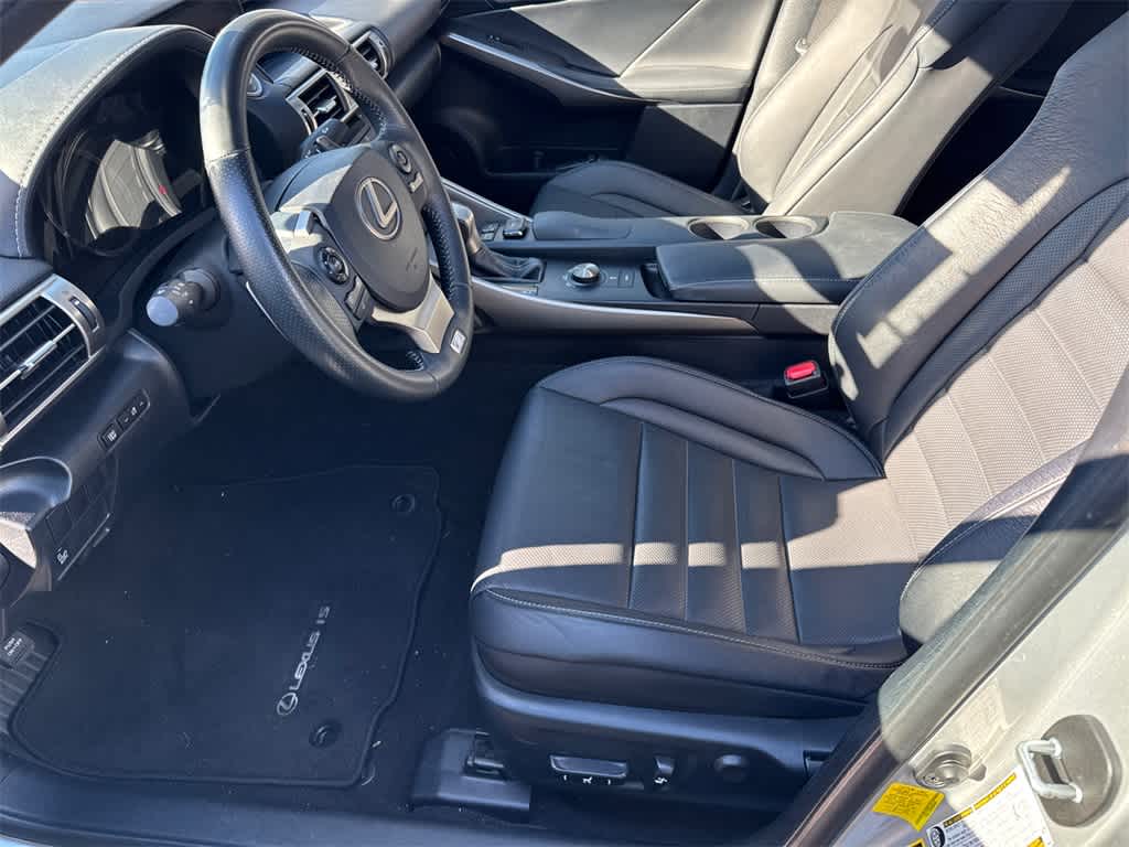 Thumbnail: 2015 Lexus IS - 7