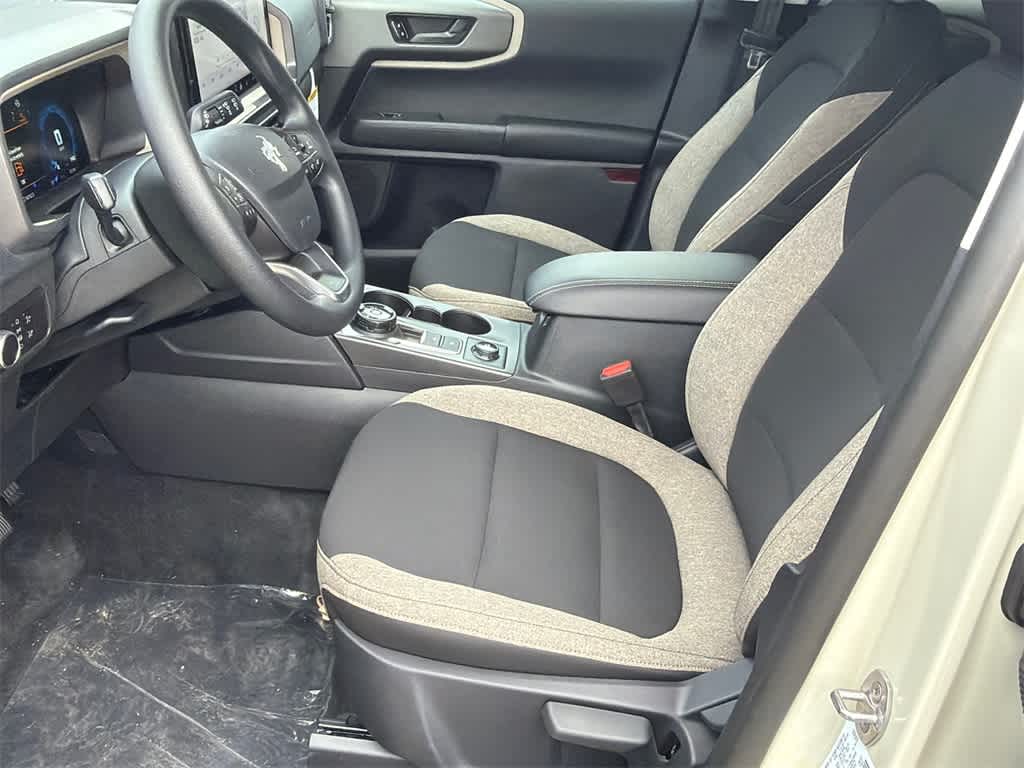 Thumbnail: 2025 Ford Bronco Sport - 10