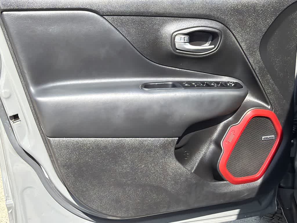 Thumbnail: 2021 Jeep Renegade - 11