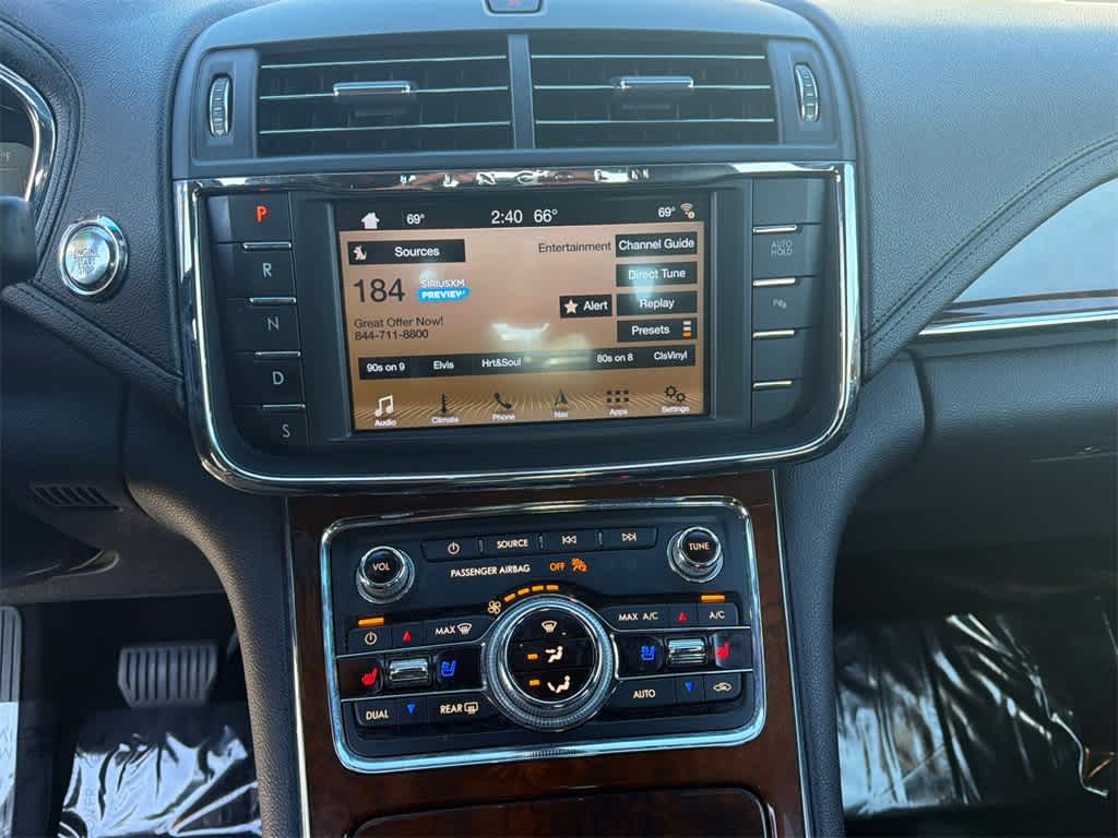 Thumbnail: 2017 Lincoln Continental - 27