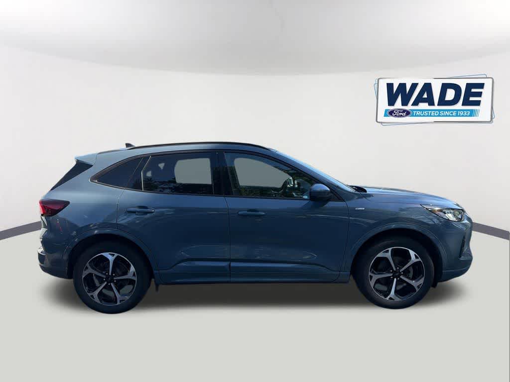 Thumbnail: 2023 Ford Escape - 4