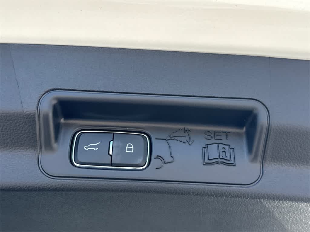 Thumbnail: 2025 Ford Explorer - 17