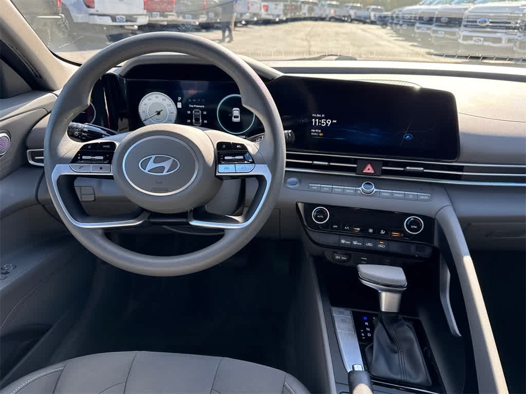 Thumbnail: 2024 Hyundai Elantra - 17