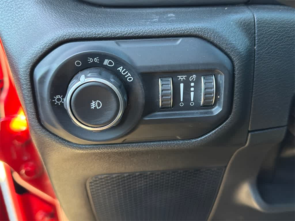 Thumbnail: 2021 Jeep Wrangler - 29