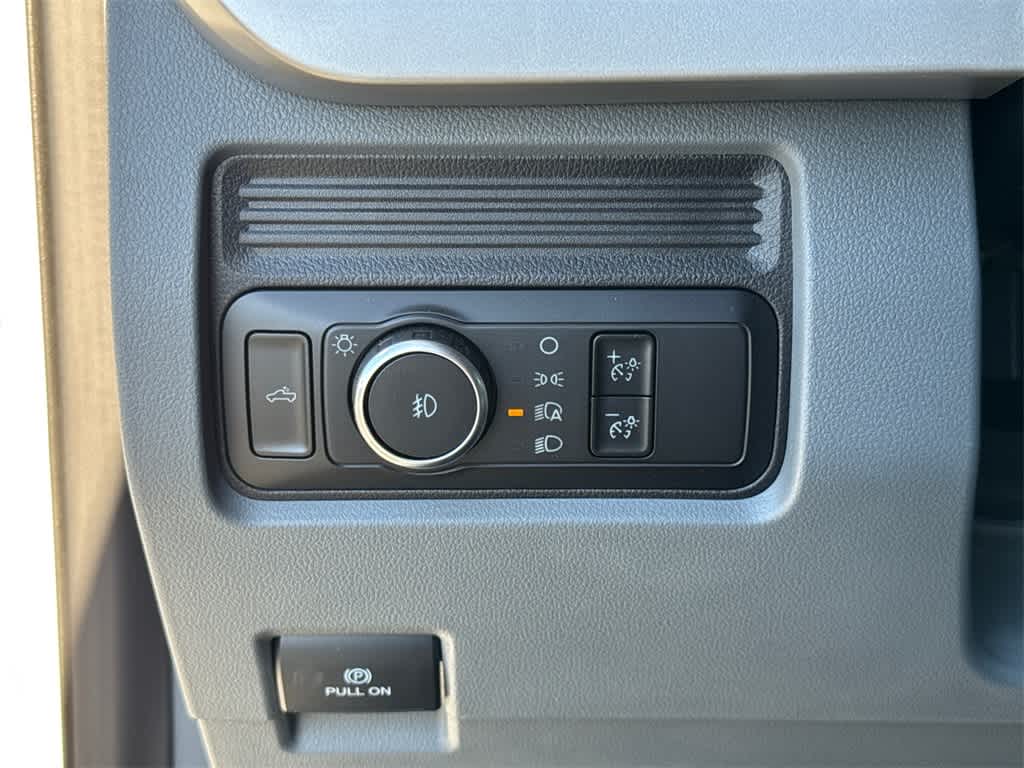 Thumbnail: 2025 Ford F-250 - 28