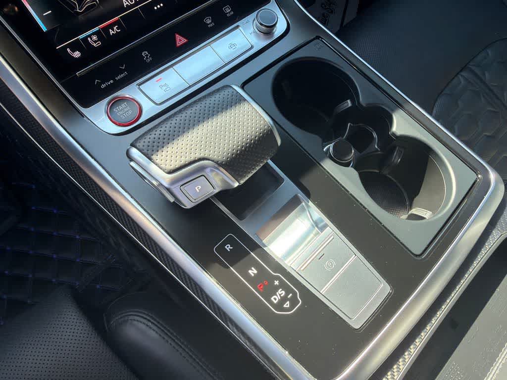 Thumbnail: 2022 Audi RS Q8 - 29