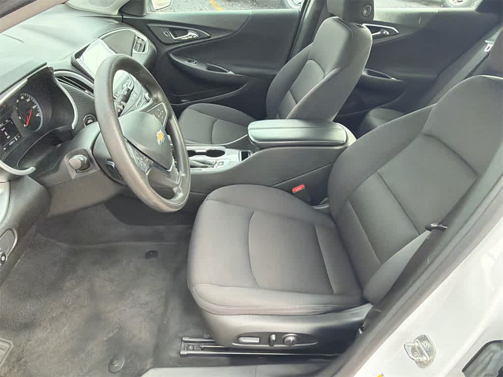 Thumbnail: 2023 Chevrolet Malibu - 10