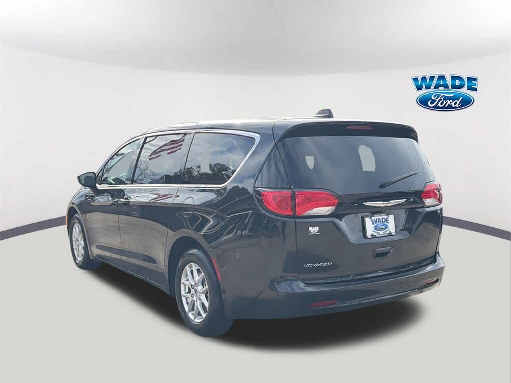 Thumbnail: 2023 Chrysler Voyager - 7