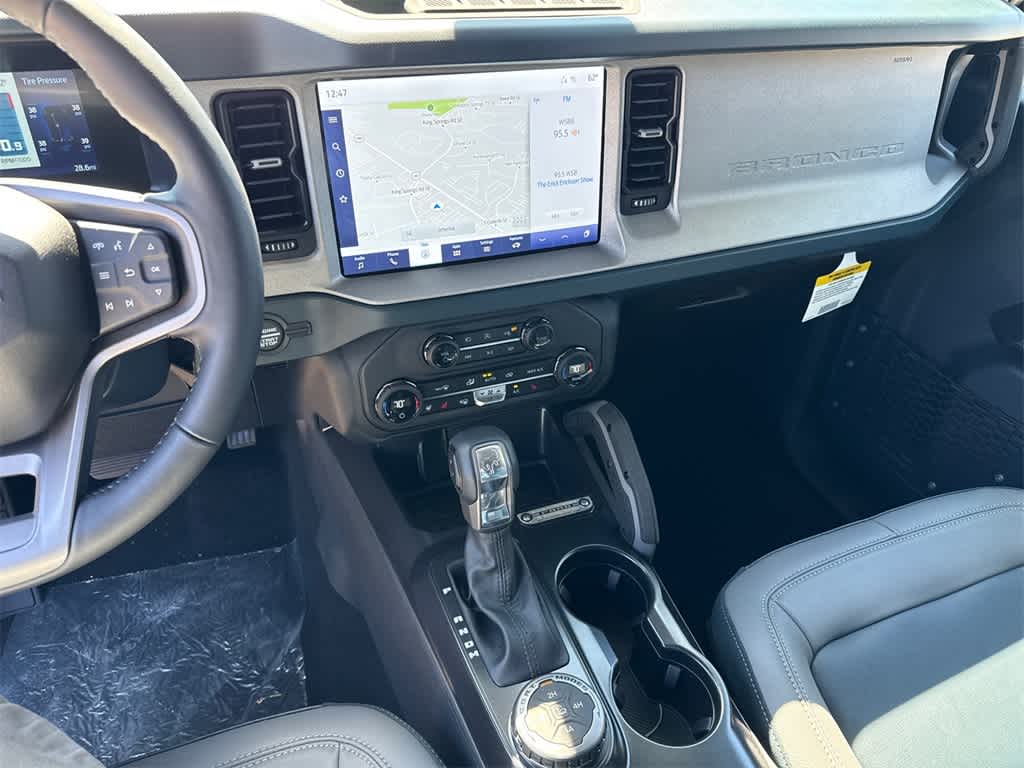 2024 Ford Bronco Outer Banks 25