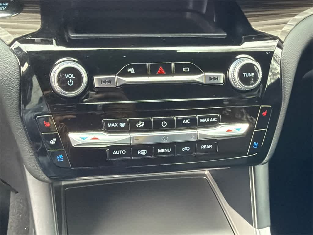 Thumbnail: 2023 Ford Explorer - 30