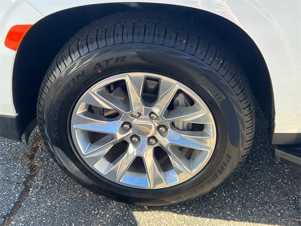 Thumbnail: 2023 Chevrolet Suburban - 9