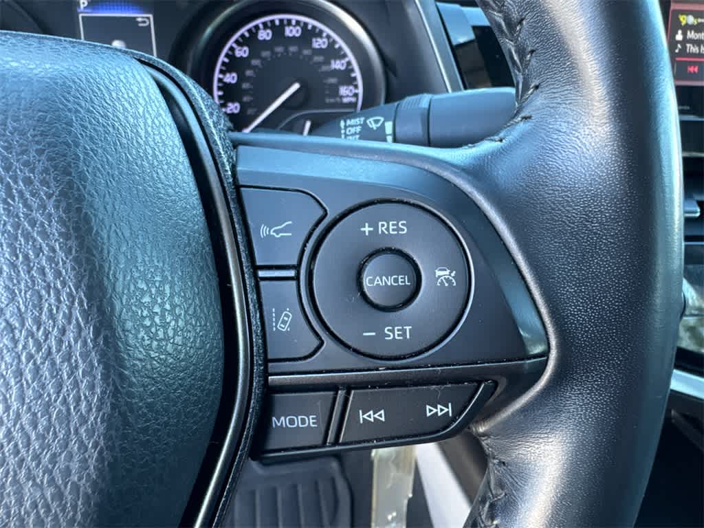 Thumbnail: 2021 Toyota Camry - 22