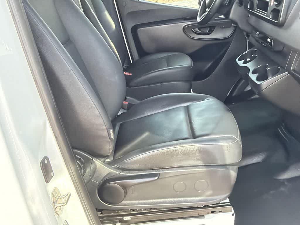 Thumbnail: 2025 Mercedes-Benz Sprinter - 12