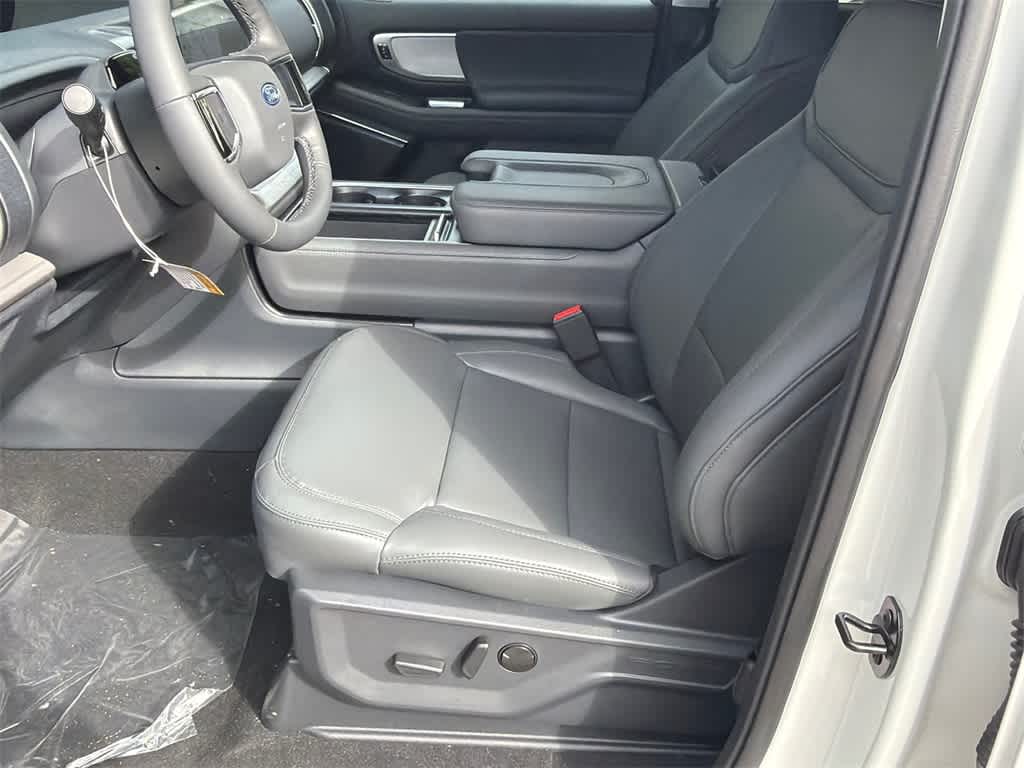 Thumbnail: 2026 Ford Expedition - 10