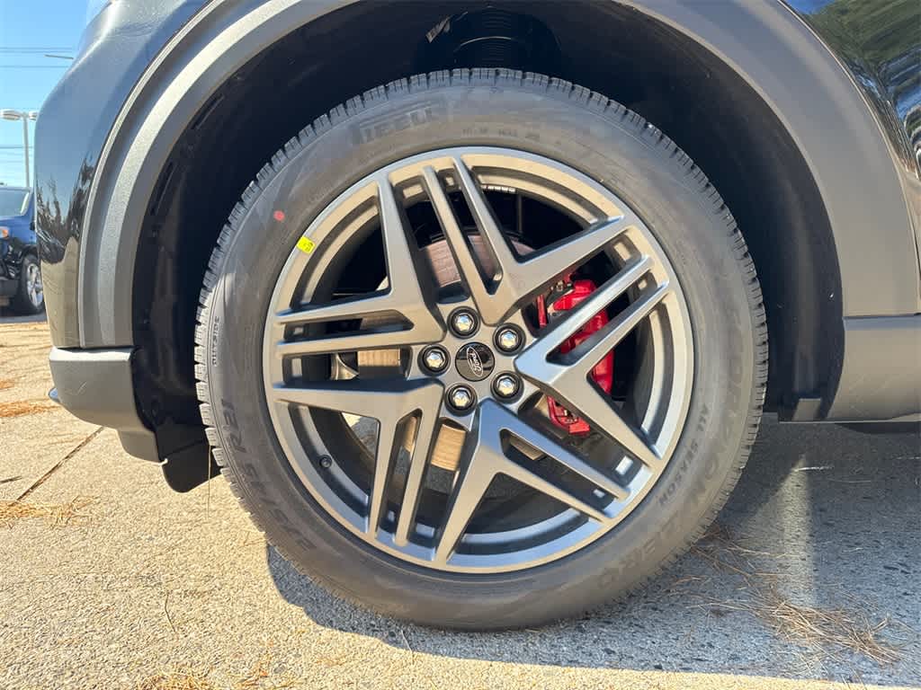 Thumbnail: 2026 Ford Explorer - 9