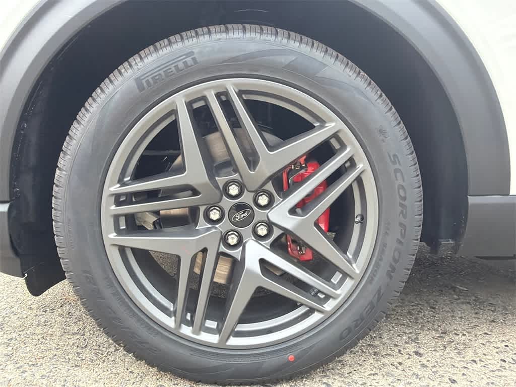 Thumbnail: 2026 Ford Explorer - 9