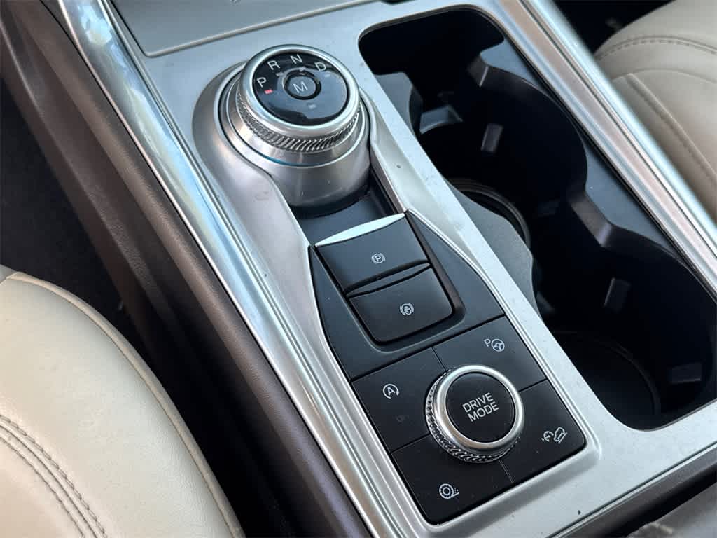 Thumbnail: 2021 Ford Explorer - 32