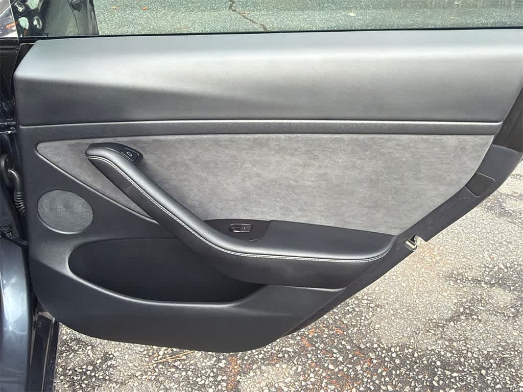 Thumbnail: 2021 Tesla Model 3 - 15