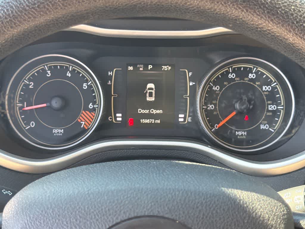 Thumbnail: 2015 Jeep Cherokee - 24