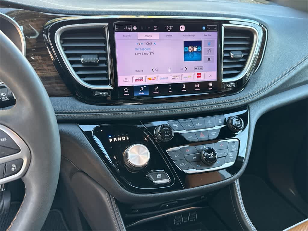 Thumbnail: 2022 Chrysler Pacifica - 27