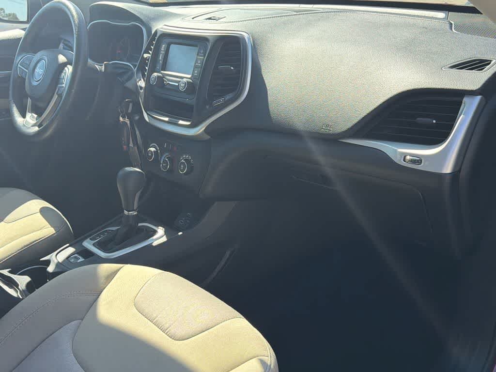 Thumbnail: 2015 Jeep Cherokee - 13