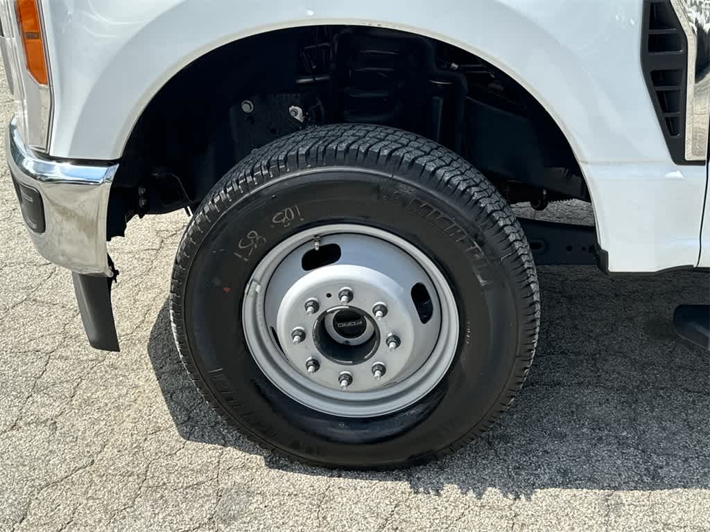 Thumbnail: 2023 Ford F-350 - 9