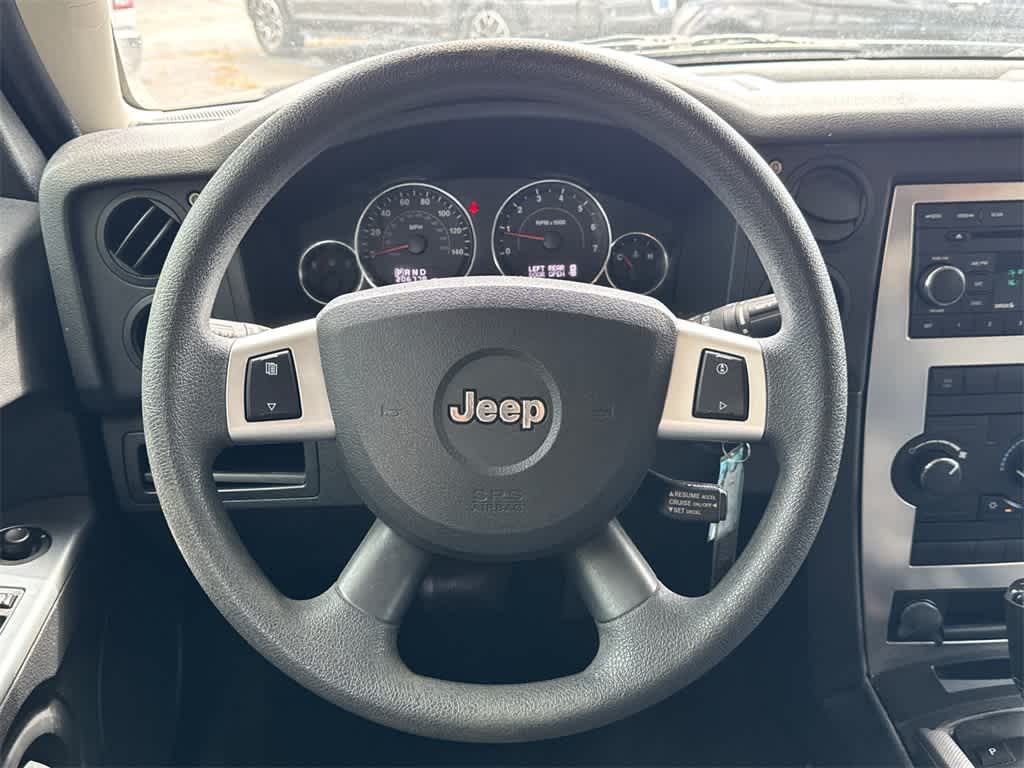 Thumbnail: 2008 Jeep Commander - 22