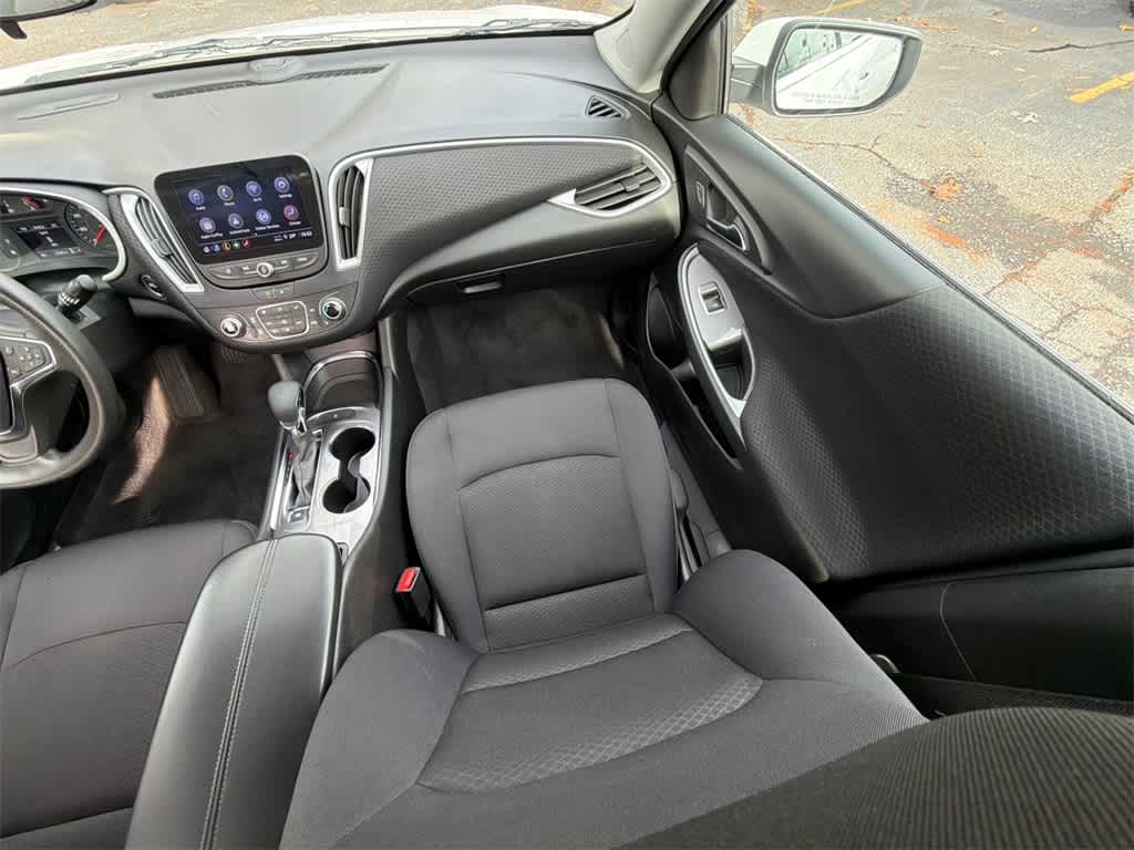 Thumbnail: 2023 Chevrolet Malibu - 20