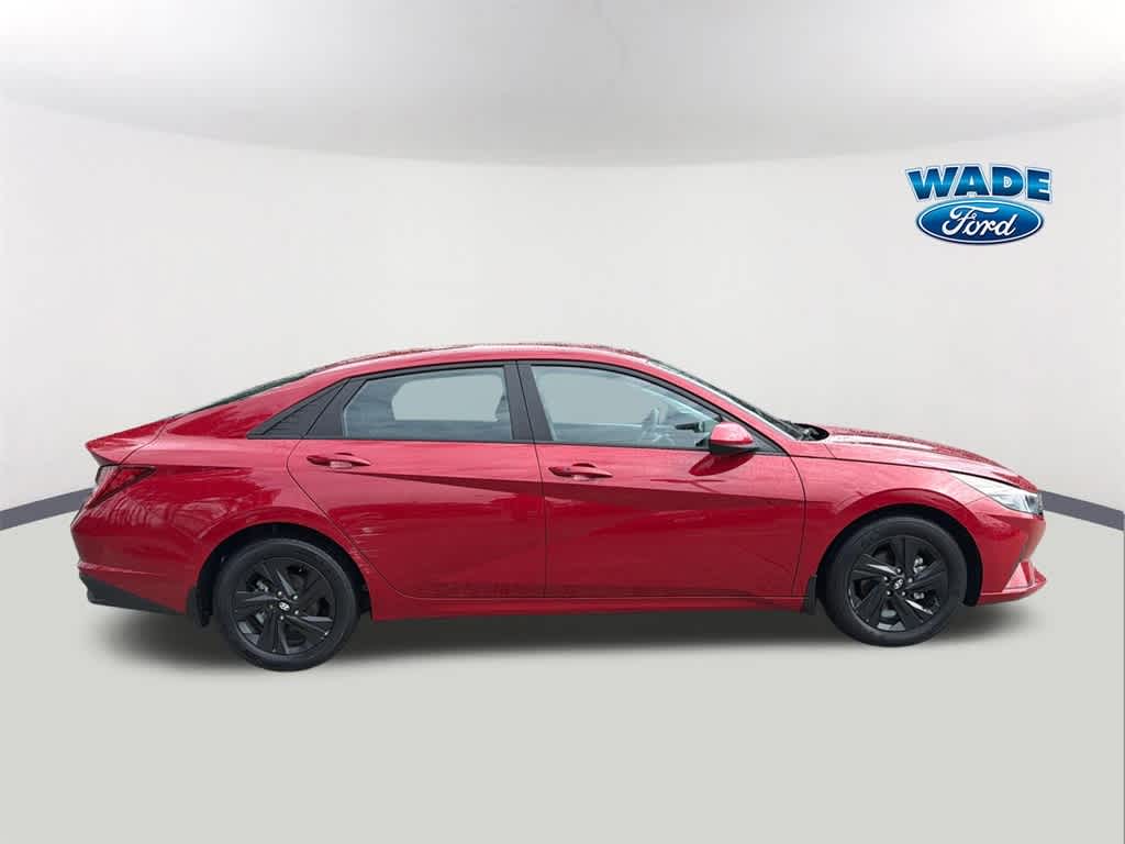Thumbnail: 2023 Hyundai Elantra - 4